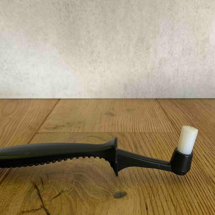 Grouphead brush